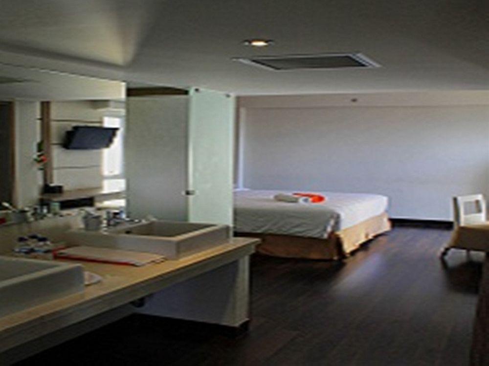 The Edelweiss Hotel ジョグジャカルタ エクステリア 写真