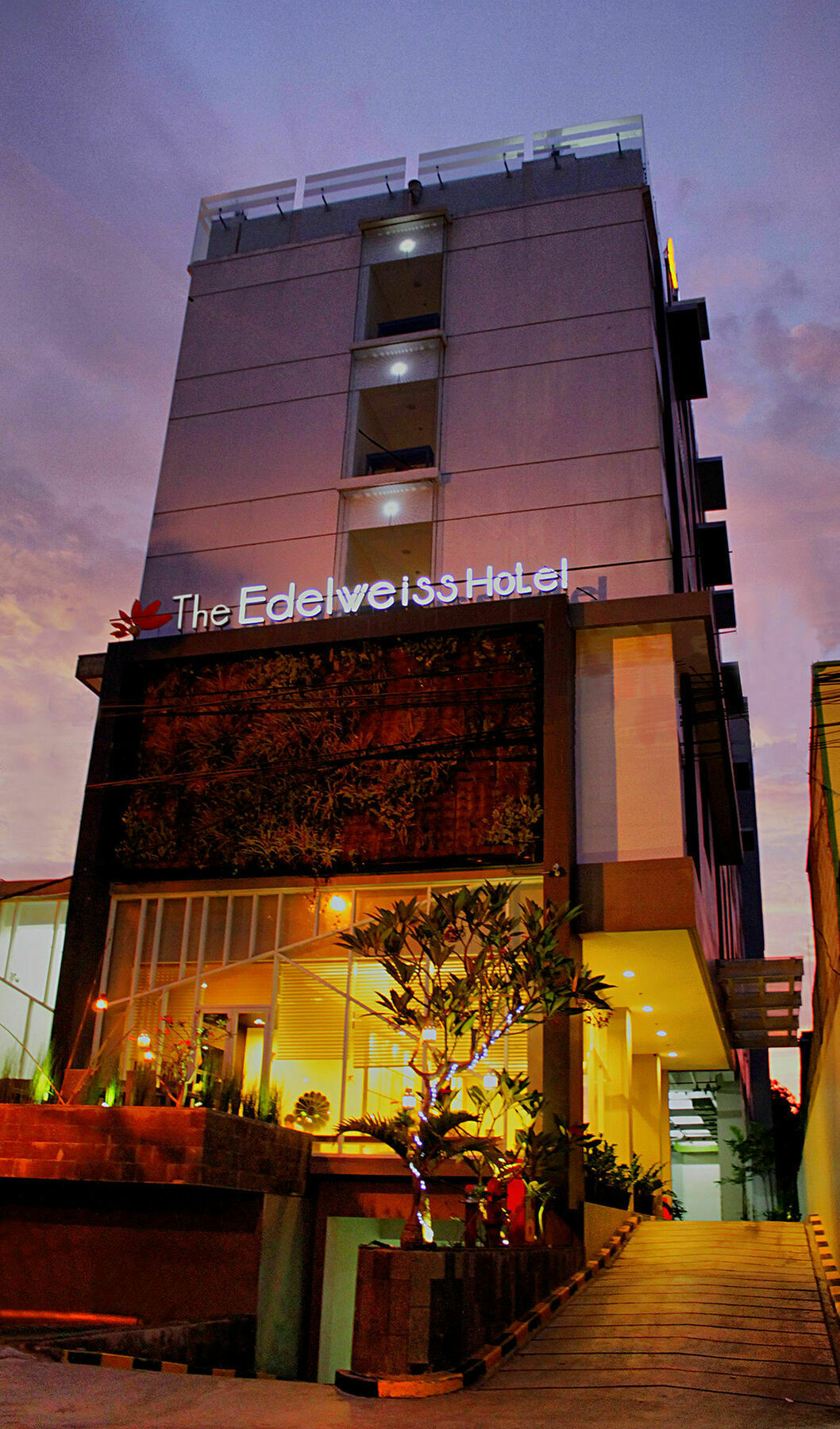 The Edelweiss Hotel ジョグジャカルタ エクステリア 写真